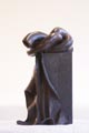 Fotodocument bronzen beeld kleren steek